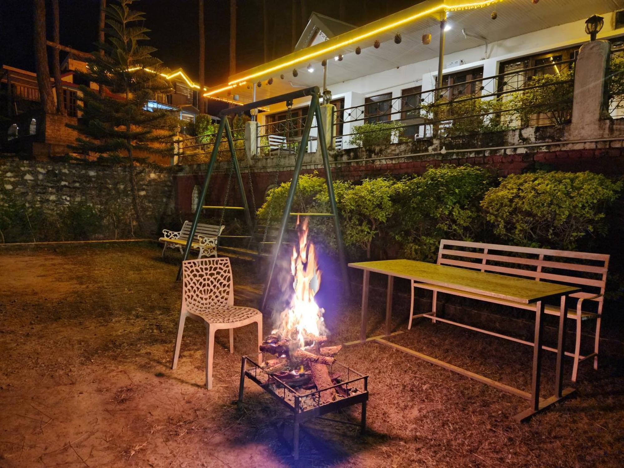 Pine Valley Resort Kasauli Ngoại thất bức ảnh