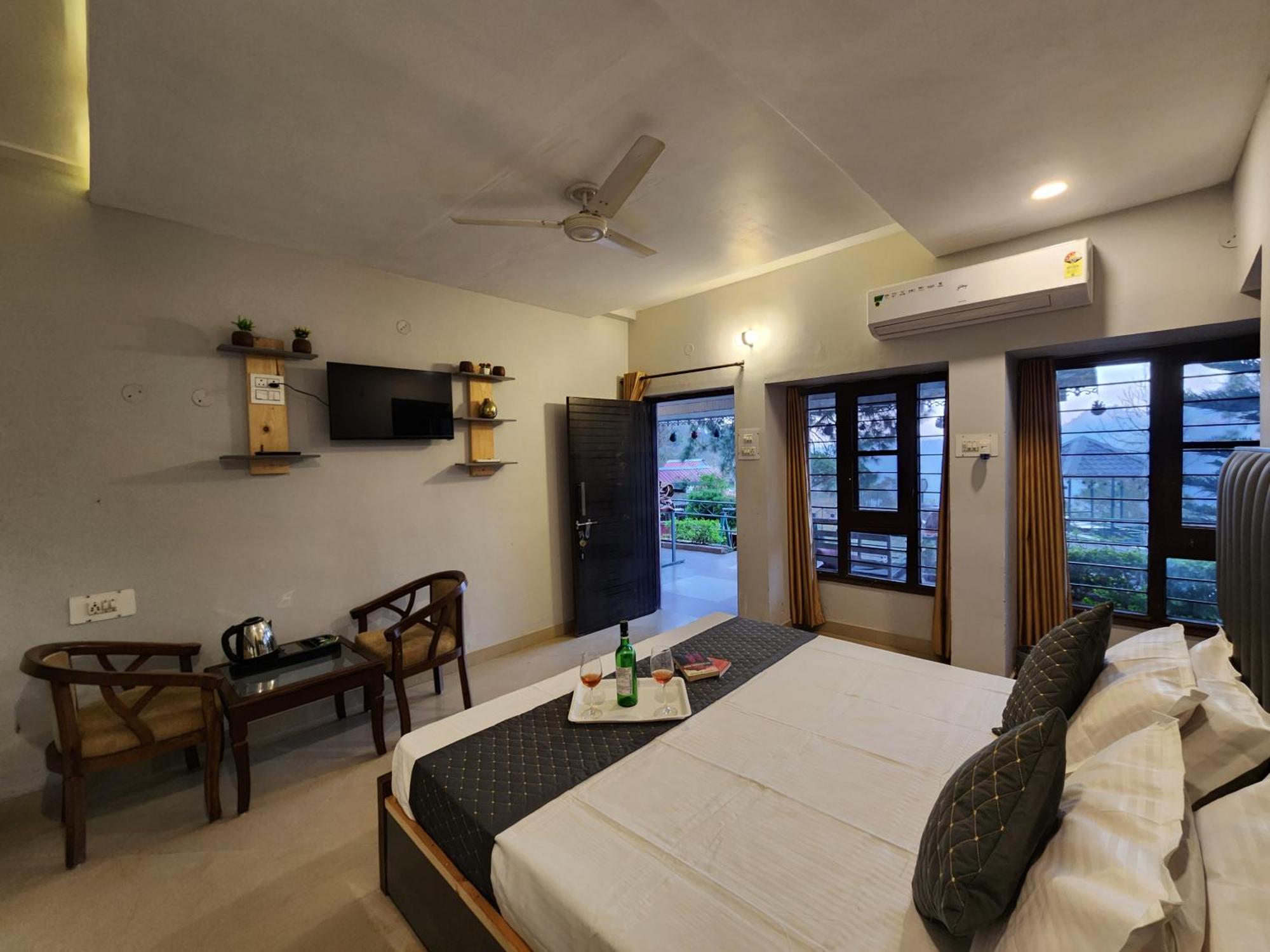 Pine Valley Resort Kasauli Ngoại thất bức ảnh