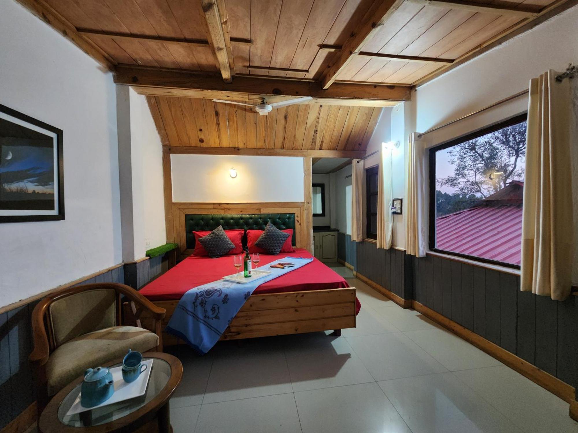 Pine Valley Resort Kasauli Ngoại thất bức ảnh