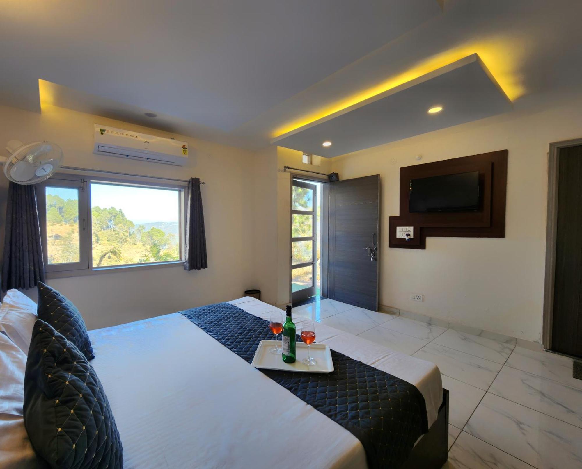 Pine Valley Resort Kasauli Ngoại thất bức ảnh